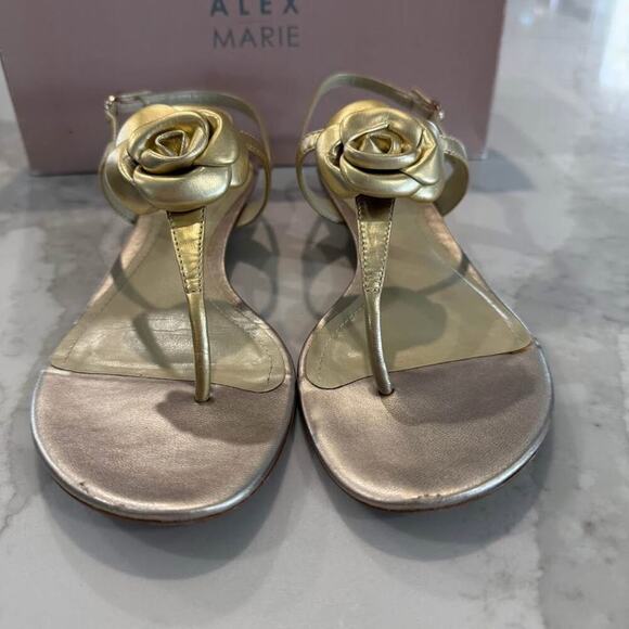 Alex Marie Flat Heel T-Strap Gold Sandals w/Gold Flower Women's Size 8M Dutchess - Picture 4 of 10